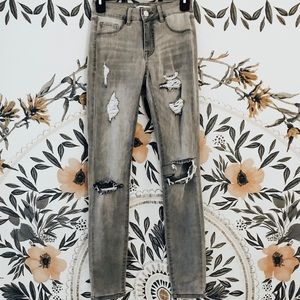 refuge gray distressed skinny jeans